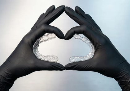 Сколько стоят элайнеры и почему цена в разных клиниках отличается в три раза